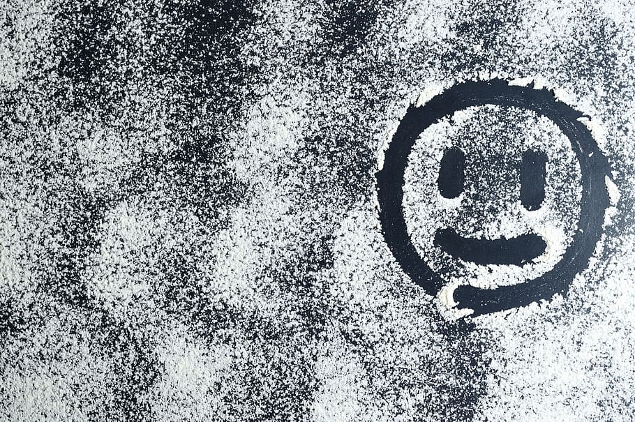 roh, Mehl, Tabelle, Weiß, Hintergrund, Zeichnung, Festival, Kochen, Symbol, Zutat, Lebensmittel, backen, Küche, Vorbereitung, Gebäck, hausgemacht, Staub, abstrakt, Weizen, Textur, schwarz, Rezept, Geschmack, bilden, Emoticon, keine Leute, Tag, High Angle View, Kommunikation, Vollbild, texturiert, Nahansicht, Hintergründe, draußen, Straße, Stadt, Muster, Natur, Nummer, Text, Asphalt, Transport, Wandbau - Funktion, Sonnenlicht, Beton, 5K