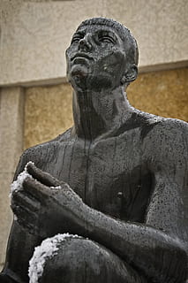 statua, aborigeno, la neve, arte e artigianato, scultura, rappresentazione, rappresentazione umana, creatività, somiglianza maschile, mestiere, architettura, nessuno, spiritualità, religione, storia, il passato, struttura costruita, Inquadratura dal basso, credenza, luogo di culto, giorno, solido, materiale lapideo, 5K, CC0, dominio pubblico, privo di copyright