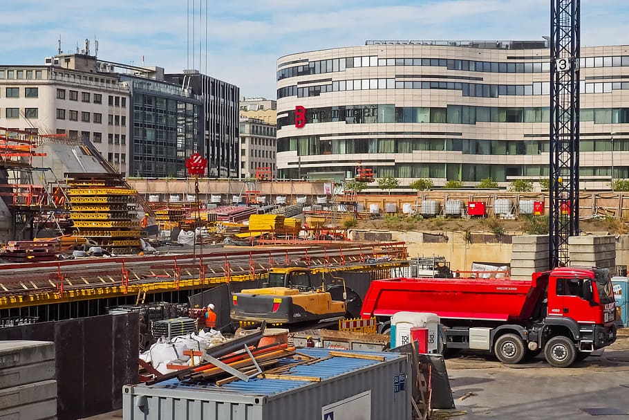 construcció, lloc, construir, treballar, arquitectura, construcció de cases, treball de construcció, maquinària de construcció, grues de construcció, carregadora de rodes, màquina de treball, tecnologia, modern, urbà, edifici nou, edifici, düsseldorf, exterior de l'edifici, manera de transport, estructura construïda, ciutat, transport, vehicle terrestre, automòbil, lloc de construcció, dia, industria de la construcció, cotxe, maquinària, carrer, indústria, carretera, transport públic, cel, desenvolupament, cap gent, a l'aire lliure, equips de construcció, 4K