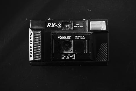 schwarz, rx3, rx -3 reflex, Digital, Kamera, Technologie, drinnen, Nahansicht, Musik-, Kommunikation, Retro-Stil, Radio, keine Leute, Kamera - Fotoausrüstung, Kunst, Kultur und Unterhaltung, Fotografie-Themen, alt, Stillleben, Text, Tonaufzeichnungsgeräte, einzelnes Objekt, analog, Nummer, westliche Schrift, 4K, CC0, gemeinfrei, lizenzfrei