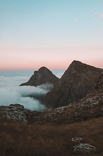 Gipfel, Berg, Himmel, Wolkengebilde, Natur, Landschaft, Nebel, Horizont, Fernweh, erkunden, Abenteuer, Lofoten, Norwegen, Foto, Wanderung, goldene Stunde, Sonnenuntergang, Wolke, szenen, draußen, Meer, Rock - Objekt, Island, Küste, Hügel, Sommer-, Schönheit in der Natur, Blau, Sonnenaufgang - Morgendämmerung, Dämmerung, Wasser, Europa, Reise, Gras, Tourismus, Strand, wolke - himmel, Morgen, 5K, CC0, gemeinfrei, lizenzfrei
