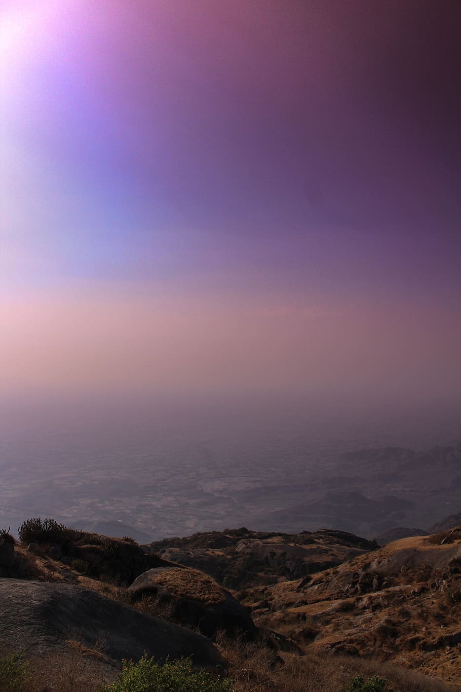 Índia, Mount Abu, cel, escenics - natura, medi ambient, tranquil·litat, bellesa a la natura, escena tranquil·la, paisatge, naturalesa, muntanya, cap gent, còpia espai, escena no urbana, rock, posta de sol, a l'aire lliure, destinacions de viatge, remot, terra, núvol - cel, rock - object, paisatge dramàtic, clima, clima àrid, 5K