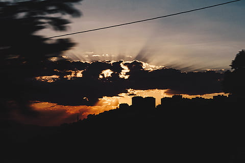 gall dindi, ankara, silueta, cel, núvol - cel, posta de sol, arquitectura, estructura construïda, naturalesa, cable, cap gent, exterior de l'edifici, edifici, bellesa a la natura, a l'aire lliure, escenics - natura, color taronja, llum solar, escena tranquil·la, tranquil·litat, línia elèctrica, electricitat, Pol · lució, Font d'alimentació, 5K, CC0, domini públic, lliure de regalies