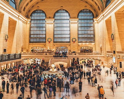 mennesker, stående, inde, bygning, human, person, arkitektur, grand central station, New York City, Forenede Stater, indendørs, menneskemængde, fodgænger, by, gulve, indretning, design, tog, ferie, bevægelse, togstation, jul, gruppe af mennesker, stor gruppe mennesker, rigtige mennesker, rejse, herrer, turisme, rejsemål, bygget struktur, bue, Kvinder, historie, fortiden, jernbanestation, transportmidler, livsstil, voksen, loft, klassisk stil, 4K, CC0, offentligt domæne, royaltyfrie