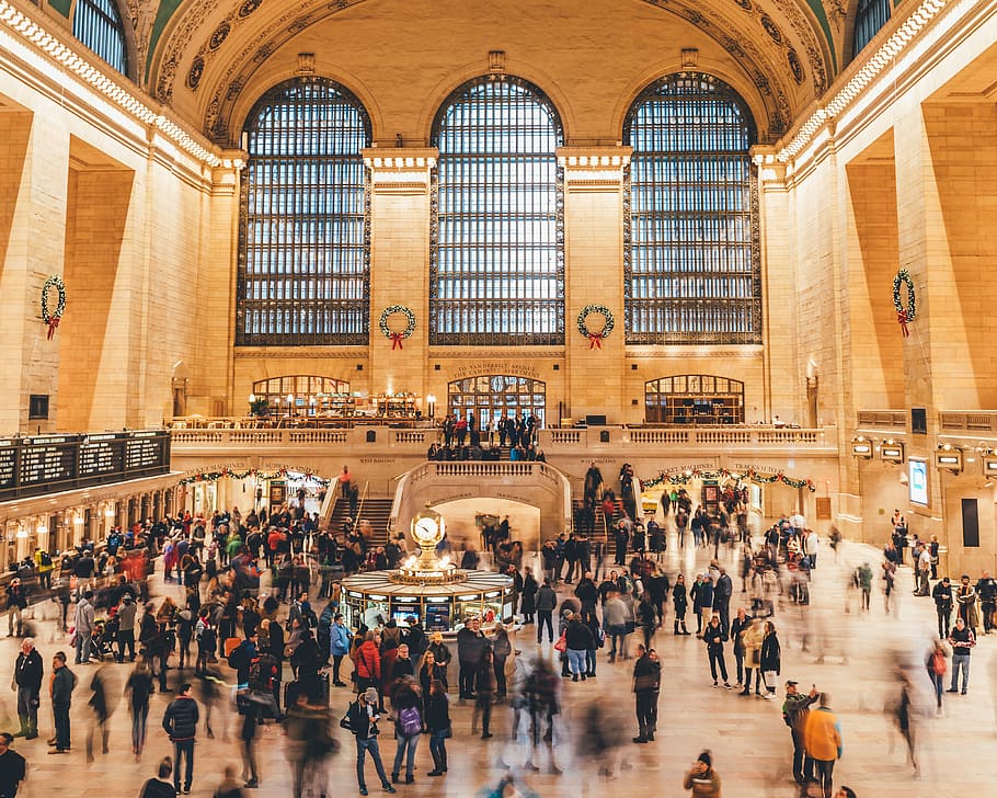 mennesker, stående, inde, bygning, human, person, arkitektur, grand central station, New York City, Forenede Stater, indendørs, menneskemængde, fodgænger, by, gulve, indretning, design, tog, ferie, bevægelse, togstation, jul, gruppe af mennesker, stor gruppe mennesker, rigtige mennesker, rejse, herrer, turisme, rejsemål, bygget struktur, bue, Kvinder, historie, fortiden, jernbanestation, transportmidler, livsstil, voksen, loft, klassisk stil, 4K