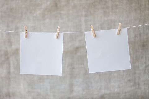 Hinweis, Büro, Papier-, schreiben, Aufzeichnung, die Notiz, Stift, ein leeres Blatt, Schreibwaren, hängend, leer, Wäscheklammer, weiße Farbe, kopieren sie platz, keine Leute, Wäscheleine, Nahansicht, leeren, Gruppe von Objekten, drei Objekte, Einfachheit, Kleidung, Kommunikation, Zeichenfolge, Geschäft, Hintergründe, drinnen, Verkauf, Botschaft, Konsumismus, 2K, CC0, gemeinfrei, lizenzfrei