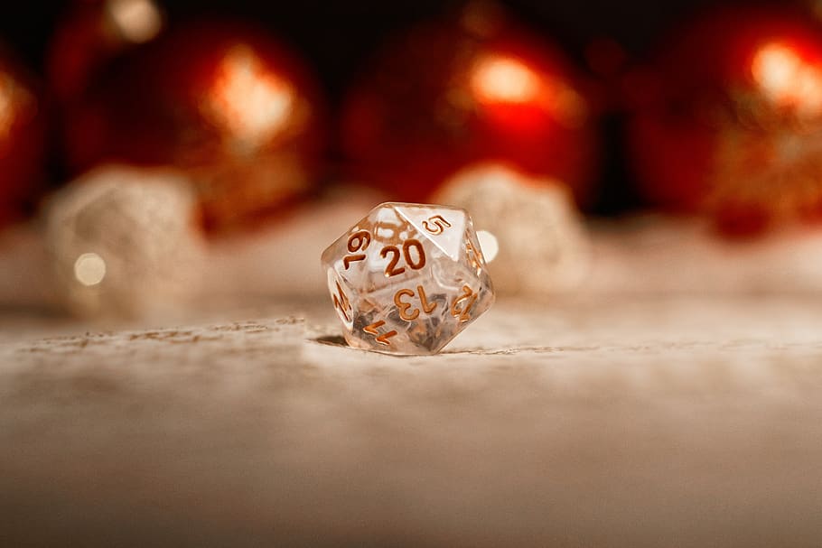 spil, Spille, rød, terninger, knoglerne, pæn, lykke, helligdage, Feast af, jul, indendørs, ring, diamant - ædelsten, bord, fest, ingen mennesker, tæt på, selektiv fokusering, emotion, smykker, stilleben, livsbegivenheder, overraskelse, gave, kærlighed, positive følelser, begivenhed, sfære, fokus på forgrunden, 4K