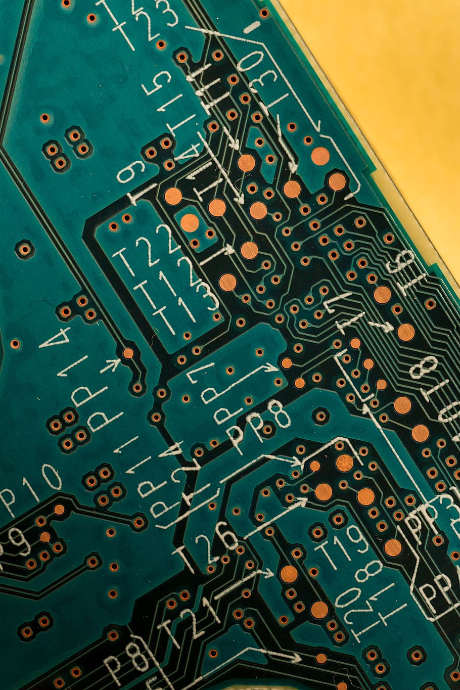 harddisk, komponent, computer, dele, elektronik, kredsløbsplade, computerchip, elektronikindustrien, forbindelse, teknologi, kompleksitet, ingen mennesker, industri, indendørs, computerudstyr, tæt på, mønster, computer del, bundkort, stilleben, udstyr, baggrunde, meddelelse, grøn farve, elektrisk komponent, 5K
