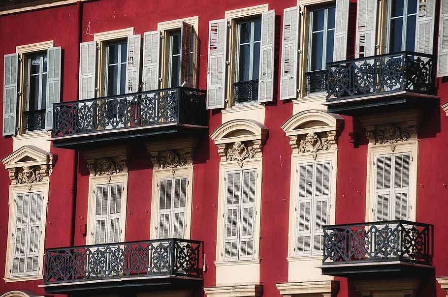 ansigt, rød, okker, pæn, Monaco, provence, Italien, arkitektur, rejse, bytur, vinduer, historiske monument, monument, arv, renovation, balkon, skodder, mørk, bygning udvendig, bygget struktur, bygning, vindue, boligområde, by, dag, ingen mennesker, bue, rækværk, udendørs, hus, indgang, dør, lav vinkel visning, sollys, facade, lejlighed, rækkehus, udsmykkede, 4K