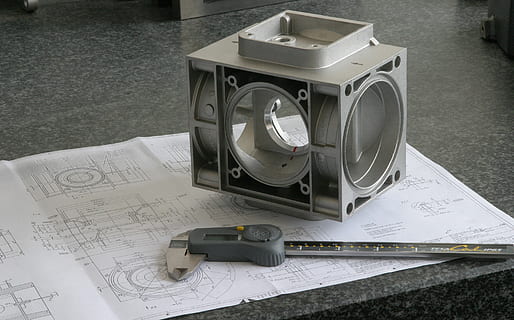 ingeniero, dibujo, cianotipo, tecnología, bosquejo, proyecto, industria, construcción, metalurgia, aluminio, medida, dimensiones, dimensión, componente, emitir, plan, adentro, vista de alto ángulo, mesa, naturaleza muerta, conexión, arquitectura, nadie, maquinaria, industria de construccion, de cerca, planificación, papel, diseño, ocupación, estructura construida, electricidad, equipo eléctrico, 2K, CC0, dominio público, libre de derechos