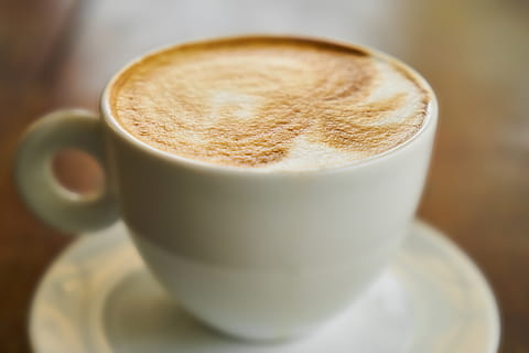 cappuccino, hvid, te kop, baggrund, drik, sløring, pause, Brun, koffein, tæt på, kaffe, kaffekop, kaffedrik, kaffekrus, fløde, kop, kop kaffe, detalje, drikke, espresso, skum, hed, latte, makro, mælk, mokka, krus, porcelæn, restaurant, underkop, kaffe - drikke, mad og drikke, varm drikke, forfriskning, skummende drikke, stilleben, cafe, ingen mennesker, varme - temperatur, fokus på forgrunden, morgenmad, luksus, alkoholfri drikkevare, kaffebar, 5K, CC0, offentligt domæne, royaltyfrie