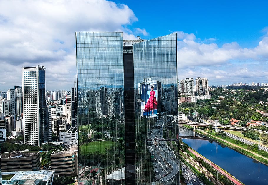 edifici de formigó gris, Brasil, parque povo - mário pimenta camargo - av. henrique chamma, pinheiros, ciutat, edifici, centre de la ciutat, urbà, de gran alçada, banc, edifici d'oficines, habitatge, sostre, naturalesa, paisatge, a l'aire lliure, plaça de la ciutat, arquitectura, plaça, exterior de l'edifici, estructura construïda, cel, núvol - cel, exterior d’edifici d’oficines, gratacels, estils de vida, una persona, dia, paisatge urbà, aigua, modern, persones reals, districte financer, 2K