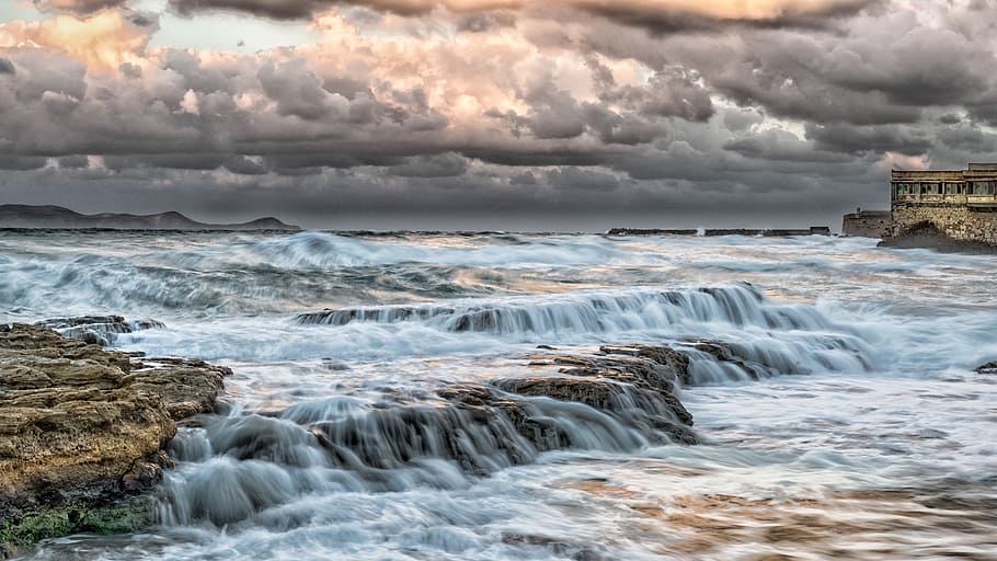 raser vand, skyer, overskyet, ocean, hav, vand, bølger, sky - himmel, bevægelse, himmel, skønhed i naturen, klippe, storm, scenics - natur, lang eksponering, rock-objekt, natur, miljø, jord, solid, ingen mennesker, dramatisk himmel, strand, udendørs, flydende vand, magt i naturen, flyder, 8K