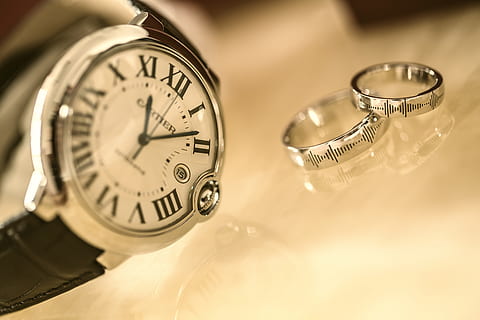 stadig, elementer, ting, håndled, holde øje, Cartier, par, ringe, sølv, glas, afspejling, bokeh, tid, smykker, ur, rigdom, tæt på, indendørs, metal, luksus, ingen mennesker, tidsinstrument, studio skud, antik, nummer, selektiv fokusering, sølvfarvet, ring, skinnende, guld, lommeur, personlige tilbehør, uret ansigt, minut hånd, 5K