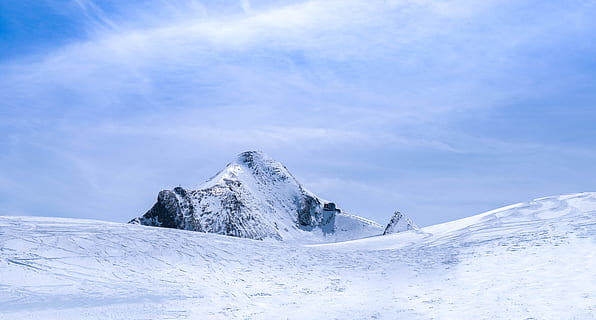 foto, la neve, capped, montagna, altitudine, nuvole, freddo, ambiente, sibilo, gelido, congelato, paesaggio, picco di montagna, natura, picco, scenario, panoramico, stagione, cielo, montagna innevata, nevoso, vertice, inverno, temperatura fredda, bellezza nella natura, scenics - natura, nuvola - cielo, catena montuosa, scena tranquilla, giorno, la tranquillità, nessuno, all'aperto, Colore bianco, 4K, CC0, dominio pubblico, privo di copyright