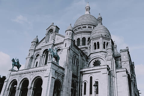 edificio a cupola grigia, esterno dell'edificio, struttura costruita, cielo, religione, architettura, credenza, spiritualità, luogo di culto, arco, destinazioni di viaggio, costruzione, Inquadratura dal basso, nessuno, cupola, natura, viaggio, giorno, all'aperto, colonna architettonica, ornato, 4K, CC0, dominio pubblico, privo di copyright