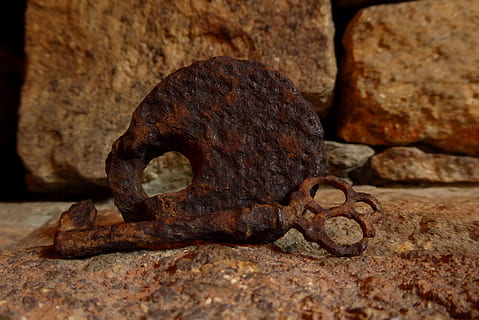 rust, old, lock, antique, key, metal, rocks, iron, hearth, close-up, rusty, no people, solid, day, textured, weathered, selective focus, wall, focus on foreground, abandoned, wall - building feature, rock, nature, rock - object, outdoors, decline, still life, deterioration, 4K, CC0, public domain, royalty free