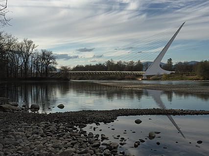 pont, riu, reflexió, rellotge de sol, redding, arbres, aigua, cel, núvol - cel, arbre, llac, naturalesa, tranquil·litat, escenics - natura, bellesa a la natura, planta, escena tranquil·la, cap gent, energia renovable, energia alternativa, dia, energia eòlica, conservació del medi ambient, medi ambient, a l'aire lliure, 2K, CC0, domini públic, lliure de regalies