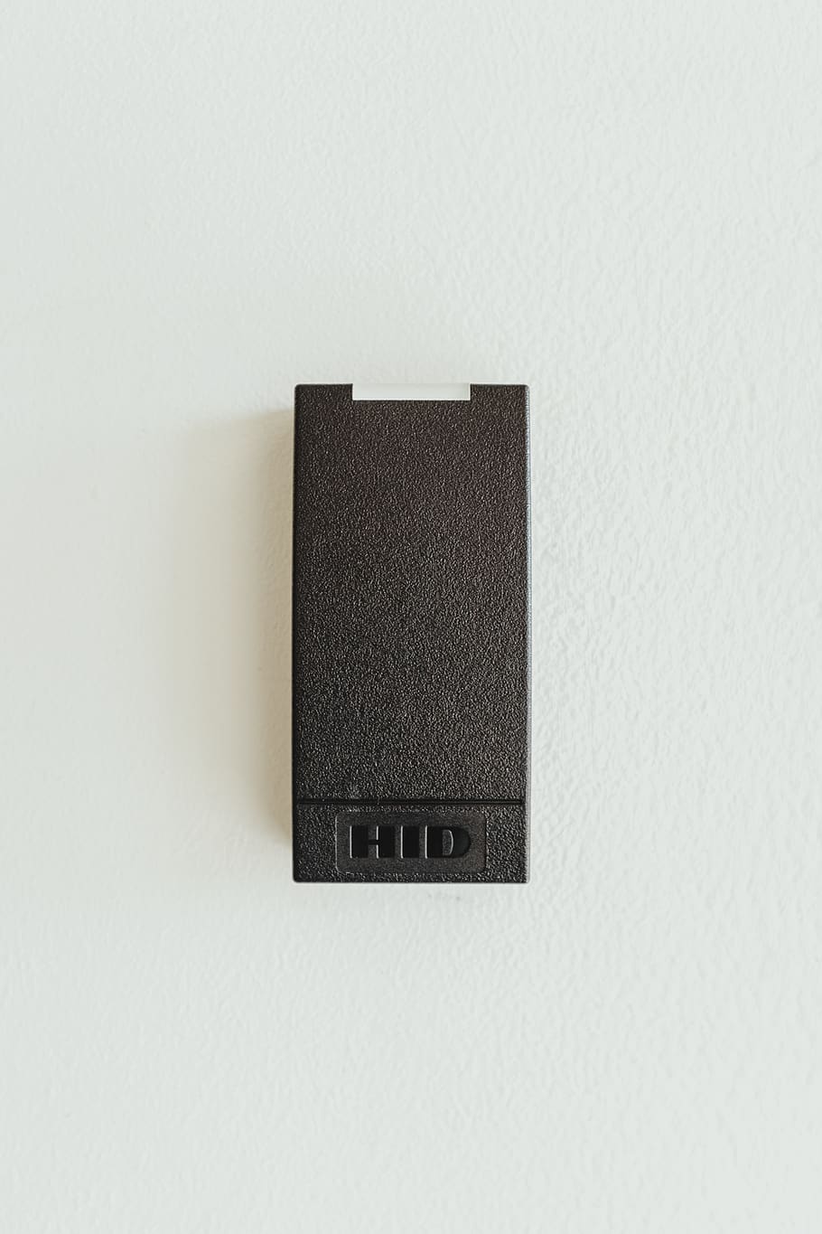 cas negre ocult, altaveu, electrònica, clau, bloqueig, codi, textura, De dalt a baix, blanc, negre, teclat, accessoris, pin, contrasenya, panell, cadenat, obert, nombre, taquilla, a l'interior, cap gent, fons blanc, tecnologia, sol objecte, primer pla, còpia espai, funció de construcció de parets, comunicació, forma, forma geomètrica, Color blanc, fons, color negre, tir de l'estudi, natura morta, patró, rectangle, cultura i entreteniment artístic, equipament elèctric, 5K