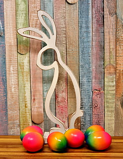 paashaas, hout, Pasen, Paas eieren, gekleurde, gelukkig Pasen, kleurrijk, paasei, kleur, ei, decoratie, paasgroet, kleurrijke eieren, easter egg schilderij, de lente, voedsel, tafel, binnenshuis, stilleven, hout - materiaal, eten en drinken, welzijn, groente, geen mensen, groep objecten, variatie, tomaat, gezond eten, multi gekleurd, muur - bouwfunctie, gezonde levensstijl, fruit, keuze, sport, versheid, 4K, CC0, publiek domein, royaltyvrij
