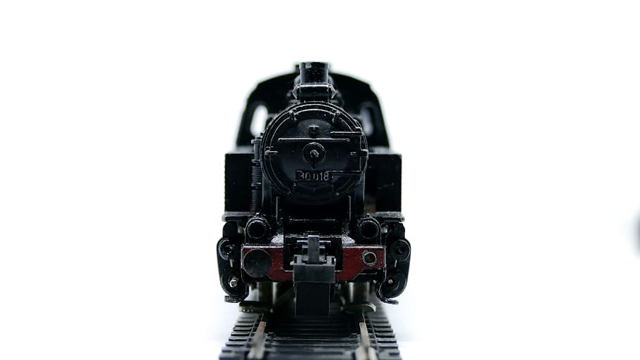 isolerede, teknologi, udstyr, tog, lokomotiv, transportsystem, jernbane, motor, 3d model, maskine, strøm, årgang, gammel, metal, stål, rejse, køretøj, transportere, damp, studio skud, hvid baggrund, sort farve, enkelt objekt, indendørs, skåret ud, fotografering temaer, kopiere plads, kunstkultur og underholdning, filmindustrien, ingen mennesker, meddelelse, kamera - fotografisk udstyr, forfra, stilleben, film kamera, manden lavet, objektiv - øje, hjemme videokamera, elektrisk udstyr, filme, digitalt kamera, blande, 4K