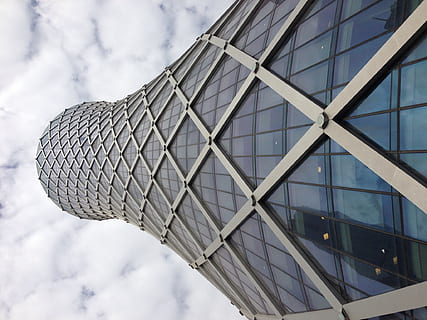 Doha, tornado tårn, skyskraber, bygget struktur, arkitektur, sky - himmel, himmel, lav vinkel visning, bygning udvendig, moderne, dag, ingen mennesker, bygning, natur, by, mønster, udendørs, kontorbygning udvendig, turisme, rejsemål, glas - materiale, høj - høj, direkte under, 1080P, CC0, offentligt domæne, royaltyfrie