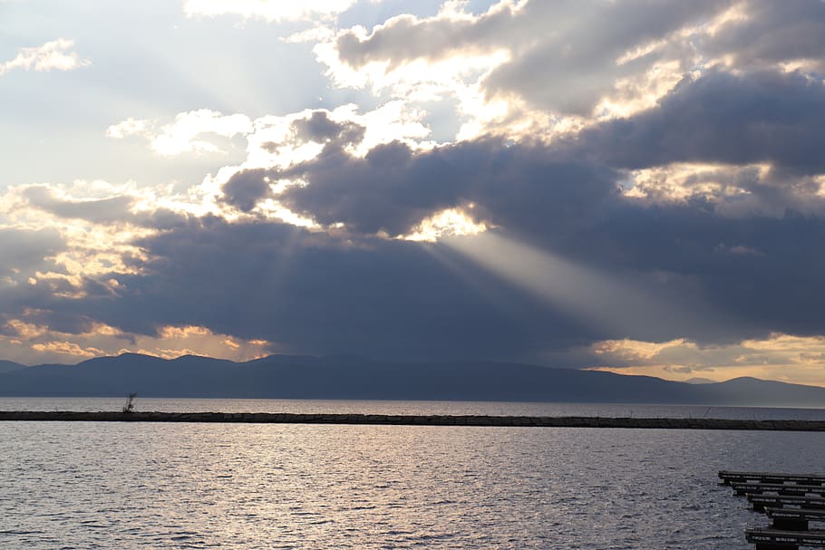 sol, cel, llac, núvols, posta de sol, naturalesa, paisatge, vermont, champlain, aigua, núvol - cel, bellesa a la natura, escenics - natura, escena tranquil·la, davant del mar, tranquil·litat, mar, muntanya, idíl·lic, cap gent, escena no urbana, llum solar, a l'aire lliure, raig de sol, dia, 5K