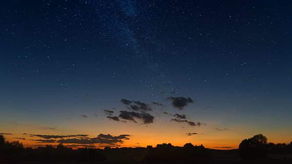 silueta, arboles, noche estrellada, astronomía, retroiluminado, nubes, oscuro, amanecer, eclipse, noche, galaxia, paisaje, ligero, Luna, cielo, puesta de sol, paisajes - naturaleza, estrella - espacio, belleza en la naturaleza, espacio, escena tranquila, tranquilidad, árbol, planta, idílico, naturaleza, nadie, estrella, campo de estrellas, nube - cielo, al aire libre, Vía láctea, espacio y astronomia, 5K, CC0, dominio público, libre de derechos