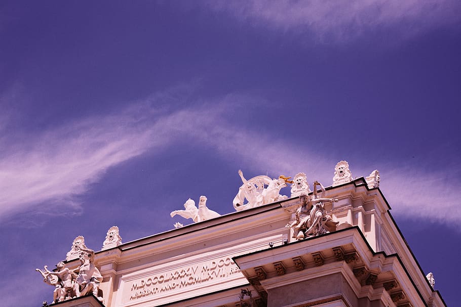 núvol, cloudscape, arquitectura, antiguitat, edifici, ciutat, vell, edifici antic, vsco, cel, fons, estàtua, monument, fons de pantalla, estiu, vista d’angle baix, estructura construïda, escultura, núvol - cel, naturalesa, destinacions de viatge, el passat, història, cap gent, representació, exterior de l'edifici, representació humana, dia, mamífer, a l'aire lliure, columna arquitectònica, àngel, 5K