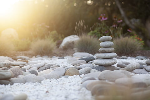 selektiv, Foto fokussieren, Steine ​​ausgleichen, Rock, Haufen, Stapel, Bokeh, verwischen, Sonnenlicht, Fackel, glühen, Orange, Gelb, Natur, Licht, Sonnenuntergang, Labyrinth, Meditation, Stein, Sonnenschein, Blume, Steinhaufen, Kieselstein, Balance, Zen-like, Stein - Objekt, Rock - Objekt, ruhige Szene, Harmonie, Stabilität, Entspannung, Buddhismus, draußen, Anordnung, Strand, Spiritualität, Gestein stapeln, meditieren, keine Leute, Meer, Konzepte, Hintergründe, Ideen, Sommer-, stein material, Himmel, Einfachheit, Nahansicht, Schönheit in der Natur, Gruppe von Objekten, Spa-Behandlung, 5K, CC0, gemeinfrei, lizenzfrei