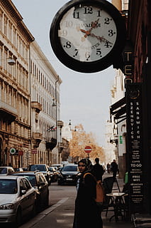 kule, Saat kulesi, bina, mimari, kişi, insan, araba, araç, otomobil, taşımacılık, Analog saat, saat, Kent, aksesuar, Aksesuarlar, Güneş gözlüğü, zaman, Budapeşte, gezgin, yaya, dış yapı, yapılı yapı, sokak, Motorlu araç, ulaşım modu, kara taşıtı, erkekler, bir grup insan, gerçek insanlar, KADIN, yol, şehir hayatı, insanlar, meşgul, bekleme, 5K, CC0, kamu malı, telif ücretsiz