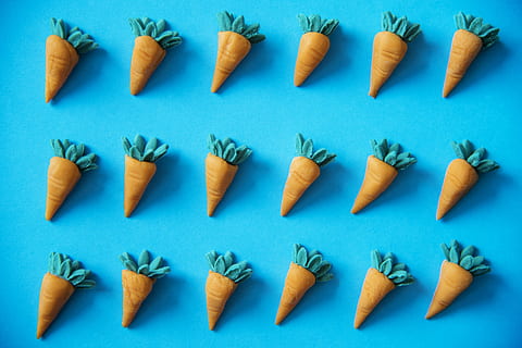 flay, lay, photography, carrots decor, artificial, background, blue, carrots, close-up, collection, color, colorful, decor, design, fake, food, handmade, miniatures, orange, pattern, plastic, set, shape, toy, vegetable, wallpaper, studio shot, colored background, in a row, indoors, no people, directly above, group of objects, order, full frame, text, food and drink, blue background, choice, backgrounds, brown, communication, turquoise colored, 4K, CC0, public domain, royalty free