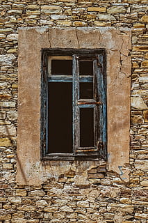 fereastră, vechi, erodate, ruginit, distrus, descompunere, purta, de lemn, în vârstă de, perete, arhitectură, construită, exteriorul clădirii, clădire, nici o persoana, casă, montare pe perete, zi, în aer liber, vedere unghiulară joasă, zonă rezidențială, zid de cărămidă, deteriorat, abandonat, cărămidă, istorie, perete de piatra, rama ferestrei, 5K, CC0, domeniu public, fără drepturi de autor