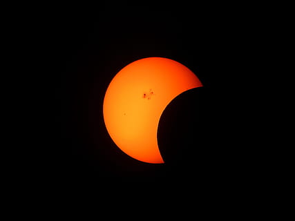 eclipse, parcial, solar, natureza, lunar, espaço, cor laranja, ninguém, fundo preto, vermelho, céu, amarelo, iluminado, forma geométrica, fechar-se, copie o espaço, círculo, noite, ao ar livre, forma, tiro do estúdio, brilhando, fenómeno natural, beleza na natureza, 2K, CC0, domínio público, royalty free