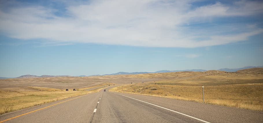la carretera, plaines, transporte, cielo, el camino a seguir, nube - cielo, dirección, símbolo, ambiente, paisaje, belleza en la naturaleza, escena no urbana, firmar, paisajes - naturaleza, calificación, señalización vial, perspectiva decreciente, escena tranquila, naturaleza, día, tranquilidad, nadie, al aire libre, Semi árido, 5K