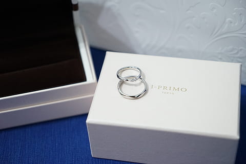 two, silver-colored rings, box, close-up, engagement rings, indoors, jewellery, marriage proposal, ring, silver, communication, no people, wireless technology, celebration, wedding ring, computer, jewelry, connection, laptop, technology, text, table, event, wedding, western script, furniture, paper, 5K, CC0, public domain, royalty free