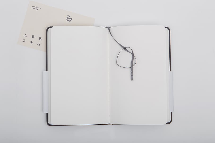 paper de la impressora blanca, en blanc, marcador, diari, buit, quadern, cinta, tir de l'estudi, a l'interior, ulleres, gots, fons blanc, cap gent, negocis, Color blanc, comunicació, directament a sobre, paper, llibre, dos objectes, còpia espai, publicació, moda, bloc de notes, tallar, sol objecte, accessori personal, 5K