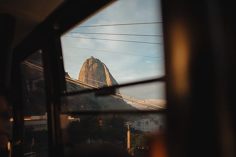 montare, foresta, brasil, riodejaneiro, paesaggio, finestra, messa a fuoco selettiva, struttura costruita, nessuno, vetro - materiale, architettura, esterno dell'edificio, concentrarsi sullo sfondo, natura, trasparente, giorno, riflessione, città, costruzione, all'aperto, cielo, mezzi di trasporto, metallo, bicchiere, paesaggio urbano, telaio della finestra, 5K, CC0, dominio pubblico, privo di copyright