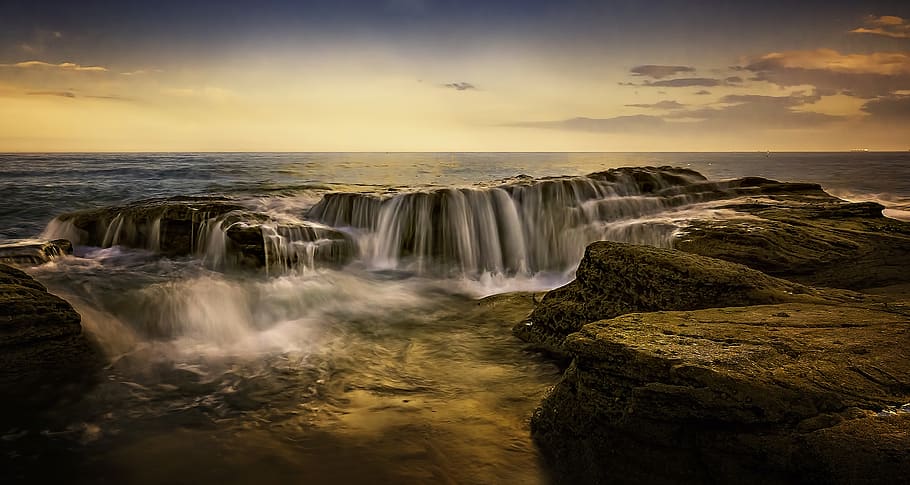 cascades, bonic, cascada, alba, vespre, cau, escuma, horitzó daurat, idíl·lic, paisatge, exposició llarga, naturalesa, oceà, escènic, paisatge marí, vora del mar, posta de sol, aigua, moviment, escenics - natura, cel, mar, bellesa a la natura, núvol - cel, horitzó, rock, terra, medi ambient, horitzó sobre l’aigua, rock - object, sòlid, aigua que flueix, cap gent, a l'aire lliure, que flueix, poder a la natura, 2K