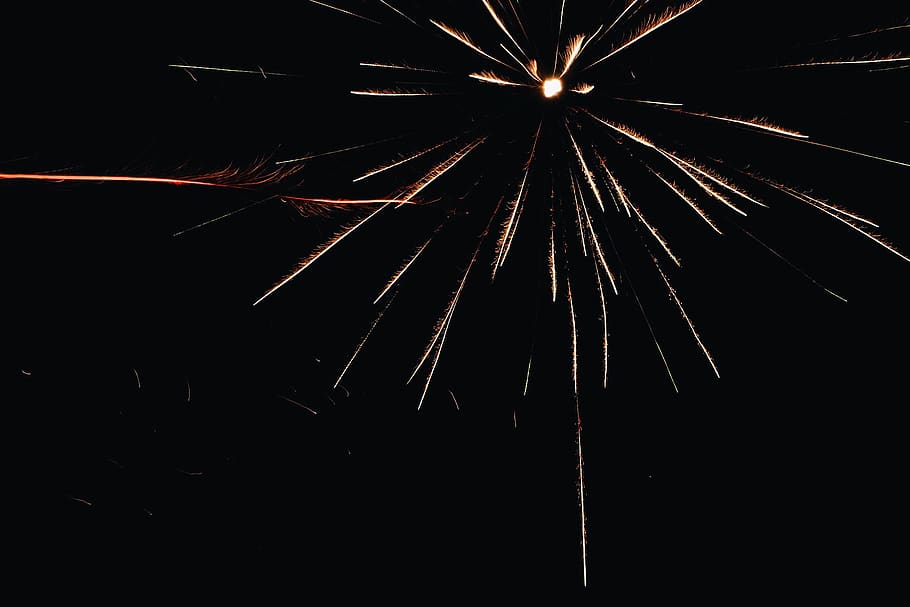 focs artificials, diversió, cel, nit, festa, 2016, any nou, il·luminat, cultura i entreteniment artístic, celebració, esdeveniment, exposició llarga, moviment, exhibició de focs artificials, explosió, vista d’angle baix, brillant, cap gent, moviment borrós, llum, focs artificials - objecte fet per l'home, fosc, cremant, equips d’il·luminació, espurnes, vida nocturna, 720P