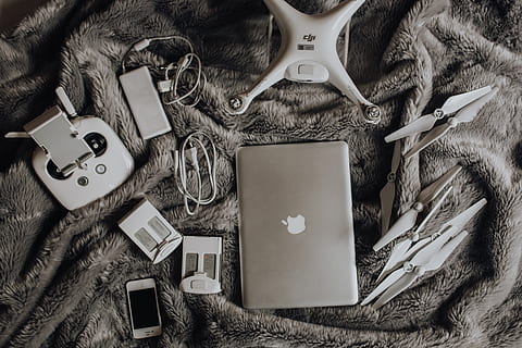 drone, laptop, accessories, lie, bed, ready, travel, phantom 4, dji, bedroom, macbook, macbook pro, computer, photographer, bedding, technology, indoors, directly above, no people, still life, glasses, animal, connection, high angle view, table, wireless technology, animal themes, eyeglasses, mammal, pen, publication, book, large group of objects, representation, leather, 4K