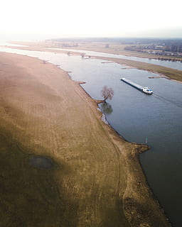 Olanda, deventer, acqua, vista dall'alto, giorno, mezzi di trasporto, nessuno, natura, scenics - natura, modo di trasporto, cielo, nave nautica, terra, la tranquillità, bellezza nella natura, scena tranquilla, all'aperto, mare, vista aerea, scena non urbana, viaggio, inquinamento, 2K, CC0, dominio pubblico, privo di copyright