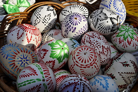 model, traditional, handcrafted, easter eggs, still life, no people, food, pattern, close-up, multi colored, food and drink, large group of objects, art and craft, choice, full frame, indoors, high angle view, variation, celebration, egg, design, holiday, abundance, floral pattern, 4K, CC0, public domain, royalty free