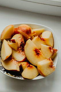 fatia de fruta pêra, plantar, Comida, refeição, prato, tigela, fruta, trigo, plantas, campo, fatiado, samambaia, árvore, pêssego, areia, cascata, fechar-se, sai, tarde, em flor, outono, comida e bebida, frescura, Alimentação saudável, dentro de casa, bem-estar, ninguém, ainda vida, fatia, placa, visão de alto ângulo, maçã - fruta, grupo de objetos, pronto para comer, mesa, comida doce, maduro, picado, salada de frutas, 4K, CC0, domínio público, royalty free