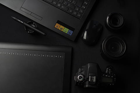 sort, dslr kamera, udover, computermus, teknologi, computer, computerudstyr, indendørs, kamera - fotografisk udstyr, skrivebord, ingen mennesker, høj vinkel visning, bord, meddelelse, forbindelse, bærbar, fotografering temaer, udstyr, tæt på, trådløs teknologi, direkte over, stilleben, fotografisk udstyr, computer tastatur, digitalt kamera, tastatur, 5K, CC0, offentligt domæne, royaltyfrie