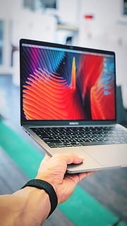 computador portátil, macbook, papel de parede, desenvolvedor, rede, web design, programador, maçã, mão humana, tecnologia, mão, parte do corpo humano, tecnologia sem fio, computador, uma pessoa, conexão, comunicação, focar em primeiro plano, parte do corpo, adulto, segurando, perspectiva pessoal, usando laptop, dedo, Internet, estilos de vida, teclado, 4K, CC0, domínio público, royalty free
