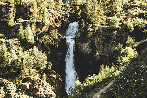 Foto von Wasserfällen, tagsüber, Umgebung, fließen, Wald, Landschaft, Langzeitbelichtung, Berg, Natur, Naturfotografie, draußen, Park, Weg, Felsen, szenisch, Steine, Zeitraffer, Bäume, Deck anzeigen, Wasser, Wasserfälle, gemeinfreie Bilder, Pflanze, Wasserfall, Baum, Rock, fließendes Wasser, Szenen - Natur, Schönheit in der Natur, Bewegung, Rock - Objekt, Tag, Land, keine Leute, solide, Wachstum, fließend, Kraft in der Natur, fallendes Wasser, 5K, CC0, gemeinfrei, lizenzfrei