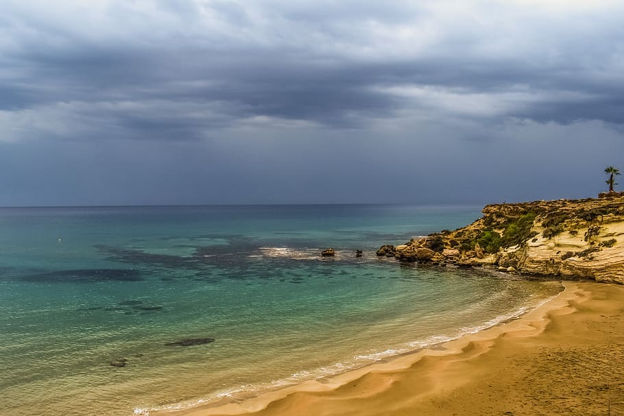 Xipre, kapparis, platja, buit, tardor, final de temporada, de novembre, mar, paisatge, calma, serenitat, sorra, viatjar, naturalesa, núvol - cel, aigua, terra, cel, bellesa a la natura, escenics - natura, horitzó sobre l’aigua, horitzó, tranquil·litat, escena tranquil·la, cap gent, escena no urbana, idíl·lic, dia, a l'aire lliure, 5K