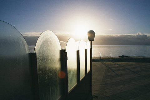 Strandpromenade, Strand, hell, Wolke, Wolken, Europa, föhr, Deutschland, Insel, Lampe, Promenade, Sand, Meer, Schatten, Sicht, Sonne, Reise, Urlaub, Wasser, wyk, Himmel, Bogen, die Architektur, keine Leute, gebaute Struktur, Religion, Glauben, Natur, Reiseziele, Spiritualität, Tourismus, Gebäudehülle, Anbetungsstätte, Gebäude, Geschichte, die Vergangenheit, draußen, 4K, CC0, gemeinfrei, lizenzfrei