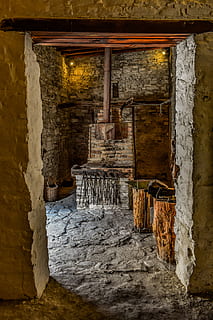 smedens, værktøjer, smede, stithy, gammel, håndværk, værksted, traditionel, Lefkara, cypern, arkitektur, bygget struktur, indendørs, bygning, ingen mennesker, træ - materiale, forladt, historie, dag, beskadiget, forvitret, fortiden, væg, murbygningsfunktion, loft, natur, indgang, arkitektoniske kolonne, tagbjælke, 5K, CC0, offentligt domæne, royaltyfrie